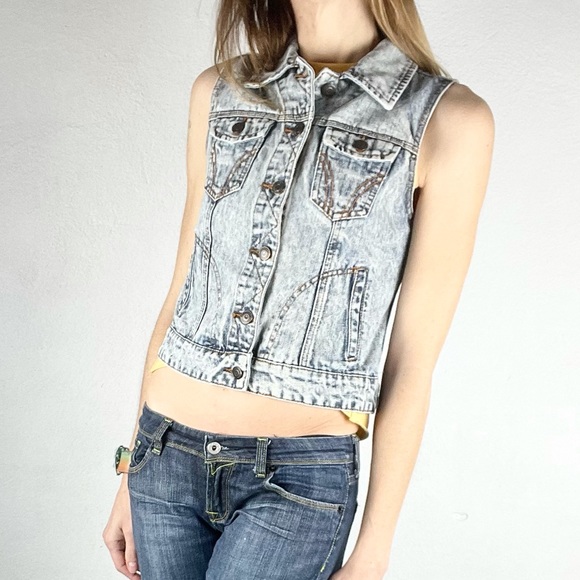 THREAD & SUPPLY | 🤍 Bleached Denim Sleeveless Button-Up Vest - Picture 9 of 15